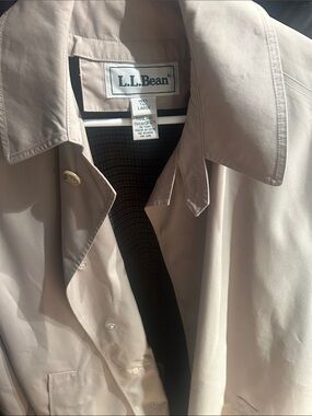 L.L. Bean Men's Light Beige Raincoat with Notch Collar